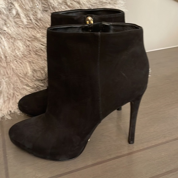 Schutz Suede Black High Heel Booties Size 40 - Picture 3 of 10